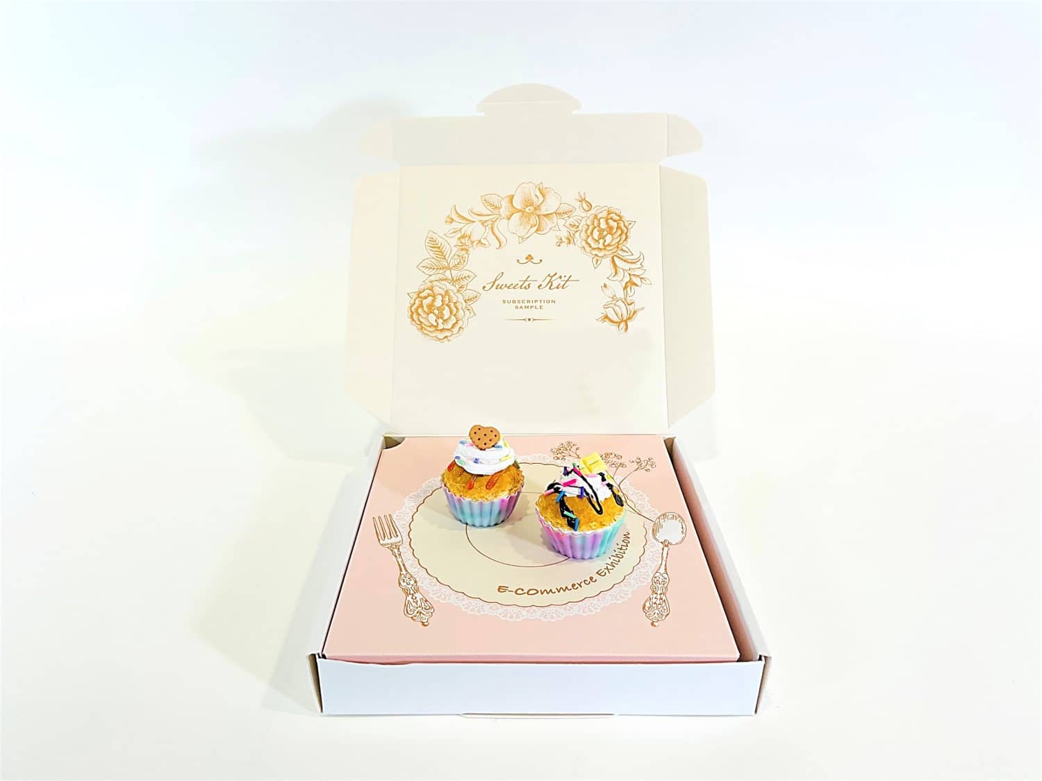 blog_171_7l_撮影時に背景となるパッケージ_2.jpg